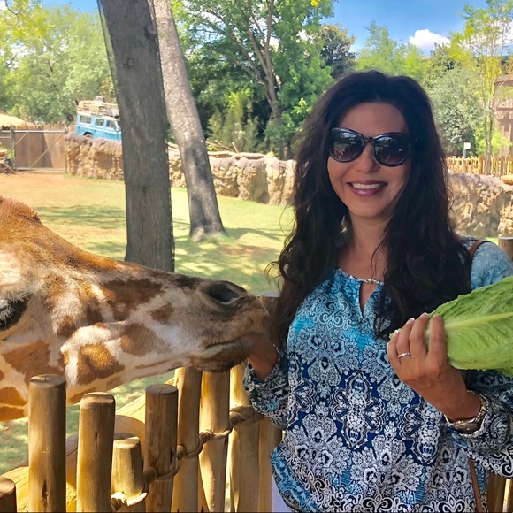 Meet your Posher, Carolyn - Picture 1 of 1